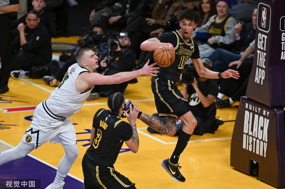 如今被鲜花 如今被鲜花