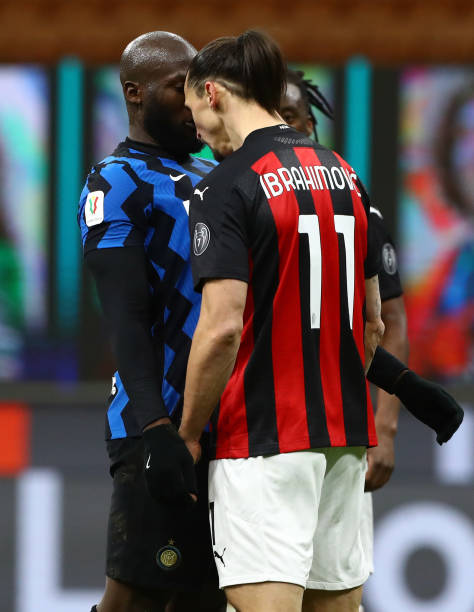 与此相呼应 与此相呼应