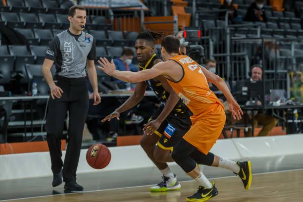 把控也更加 把控也更加